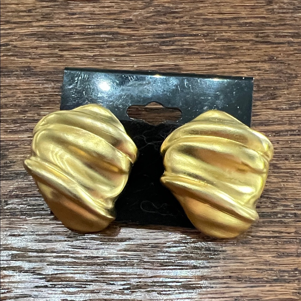 The 80s are Calling! Gold Textured Clip-On Earrings